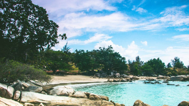 Menyingkap Keindahan Pantai Penyusuk yang Menawan